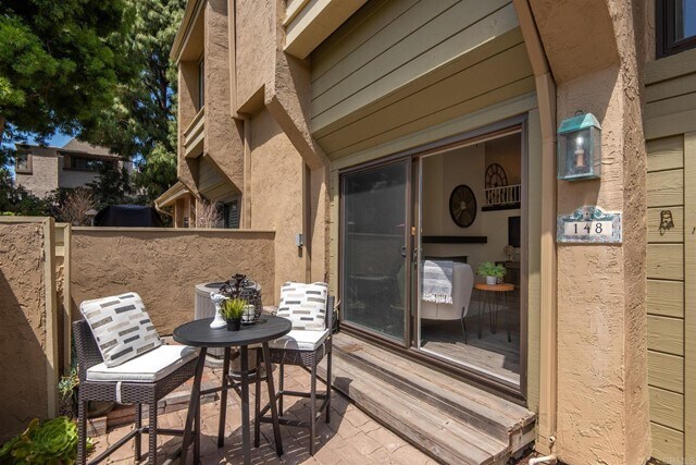 Building Photo - 3330 Caminito Eastbluff