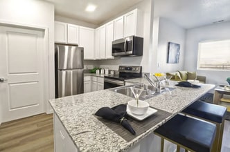 Building Photo - The Deco at Victorian Square