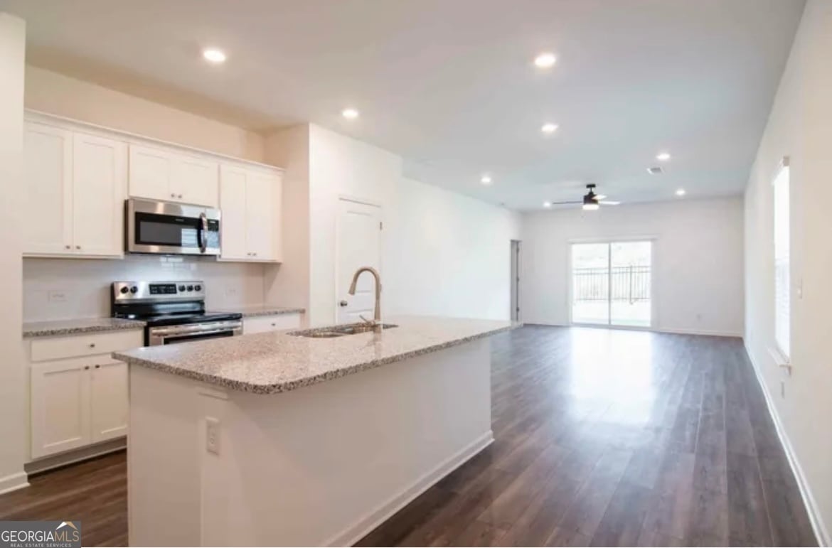 Building Photo - 13037 Buck Rdg Ln