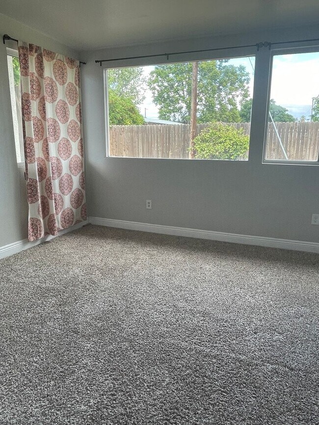 Foto del edificio - 265 Hudson Dr