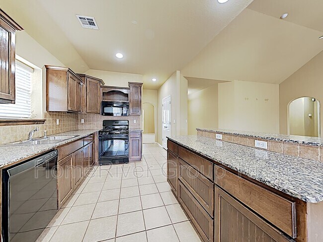 Foto del edificio - 9020 N 157th E Ave