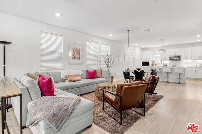 Building Photo - 768 Daniel Freeman Cir