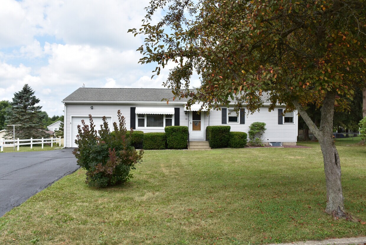 40 Cedarcrest Dr, Meadville, PA 16335 House Rental in Meadville, PA