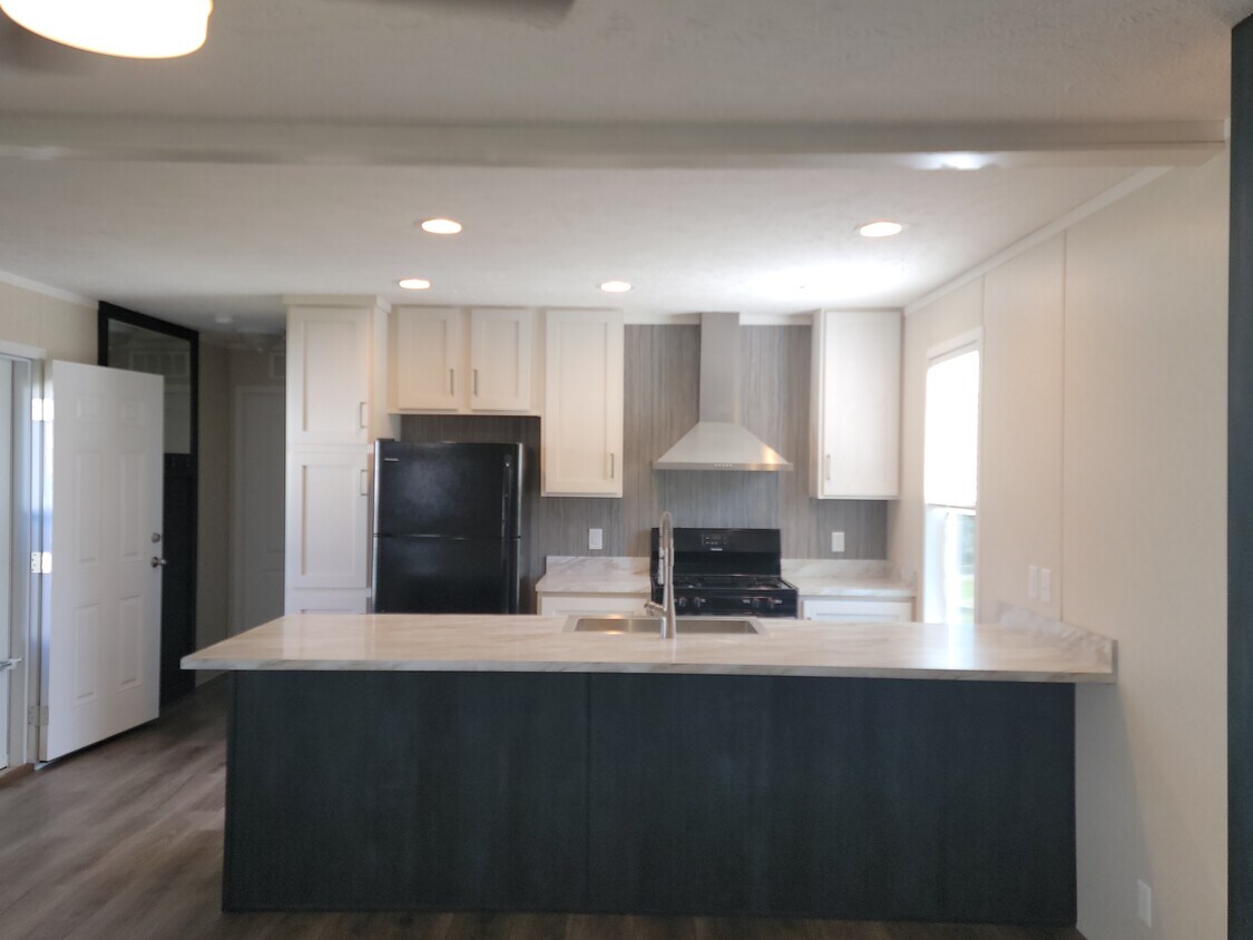 15 Armstrong Ave, Flushing, MI 48433 House Rental in Flushing, MI