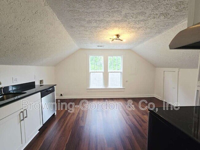 Photo - 1218 B Chester Ave Apartment