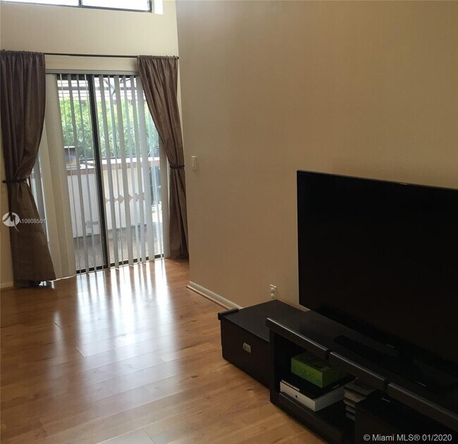 Building Photo - 10126 Camelback Ln