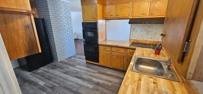 Building Photo - 119 Brooklawn Cir