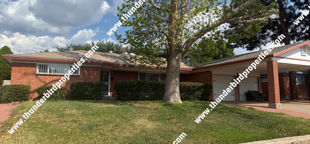 Foto principal - Desired NE location near Sandia High Schoo...