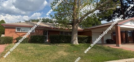 Building Photo - 2824 Espanola St NE