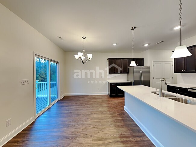 Foto del edificio - 2030 Corey Joseph Dr