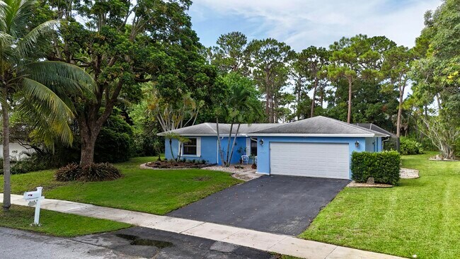 Foto del edificio - 4160 NW 7th Ct