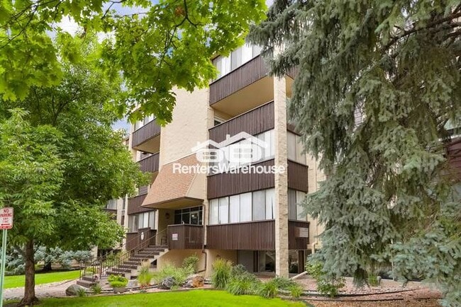 Building Photo - Remodeled Centrally Located Condo in Well-Maintained Complex with Views