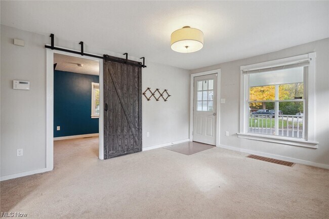 Building Photo - 180 S Park St