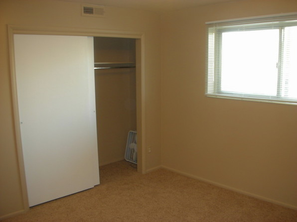 Building Photo - 256 E Helm Ave