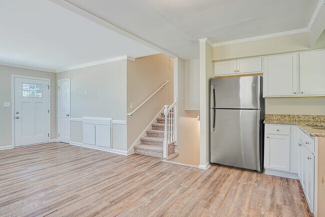 Building Photo - 3940 Rutgers Dr Sw