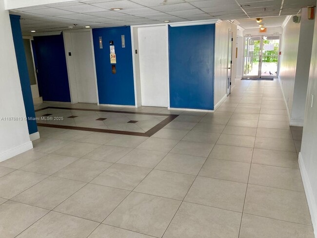 Foto del edificio - 16450 NW 2nd Ave
