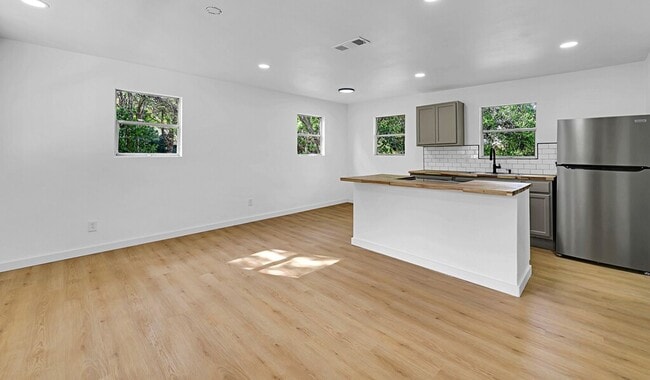 Building Photo - Spacious 3BD 2BA Home in Waco