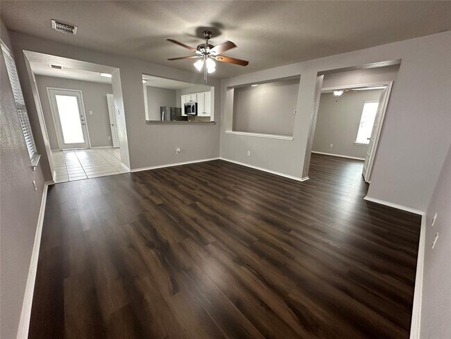 Foto del edificio - 18215 Temple Hill Ln