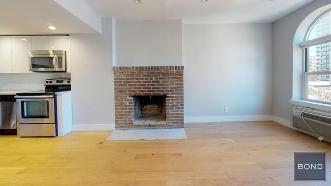 Foto del edificio - 402 E 83rd St