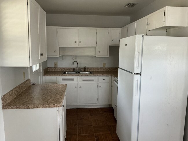 Foto del edificio - Cozy 3BR Near Cleveland Heights