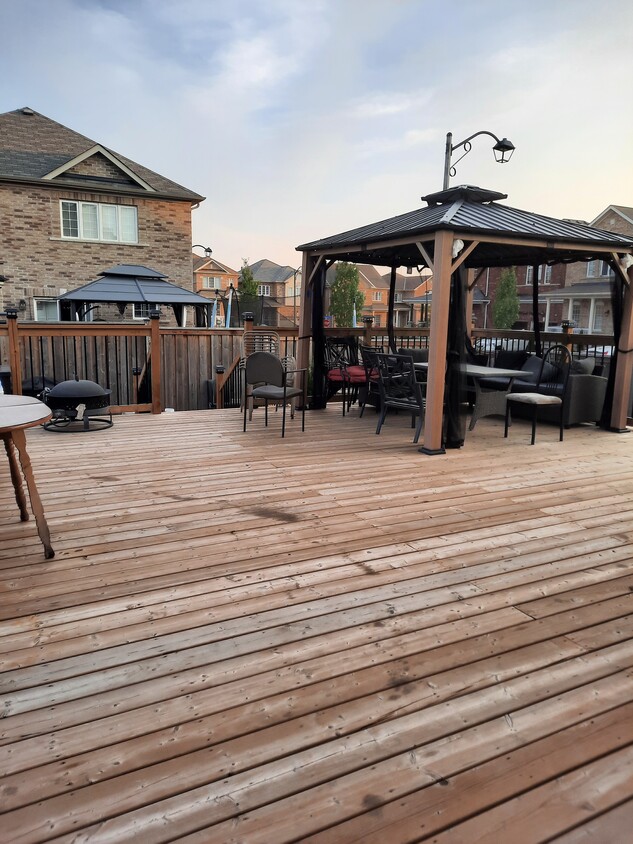 Deck - 841 William Lee Av