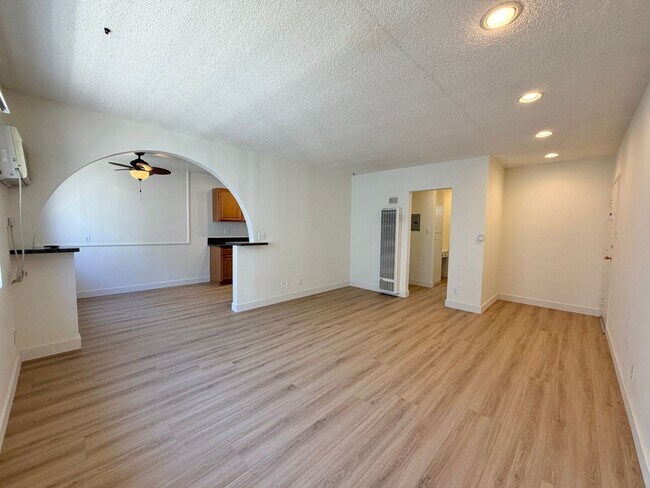 Foto del edificio - 3631 Midvale Ave