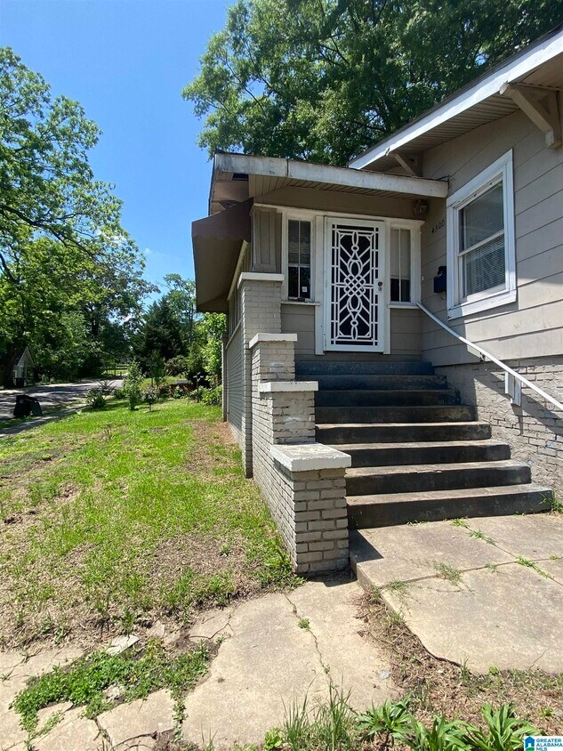 Foto principal - 4300 9th Ave