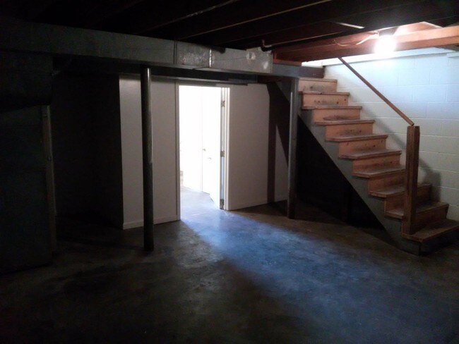 Building Photo - 4836 Fegenbush Ln