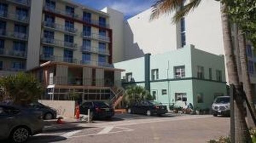 Foto del edificio - 320 Indiana St