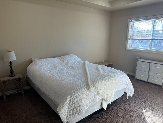 Foto del edificio - 50 Foster Ln