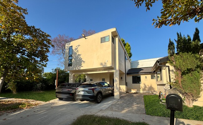 Foto del edificio - 5424 Garden Grove Ave
