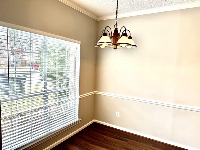 Building Photo - 148 Chase Creek Cir
