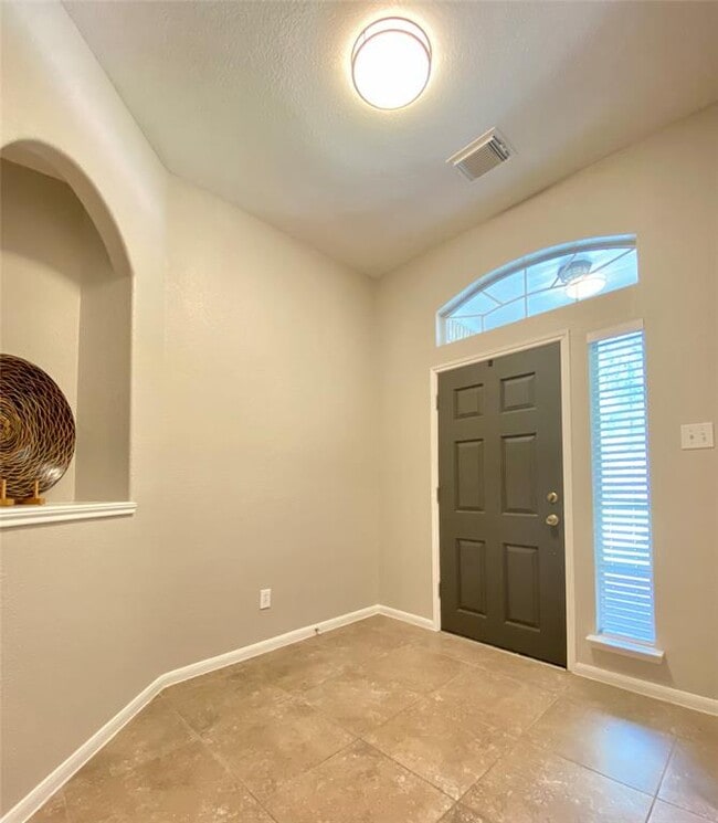 Building Photo - 7522 Crescent Lake Ct