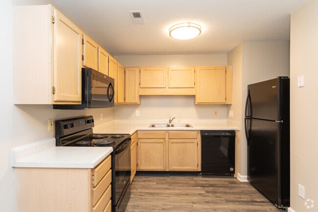 2BR, 2BA - 1,060SF - Carolina Oaks