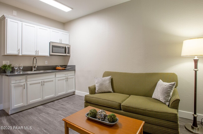 Building Photo - 2601 Crownpointe Dr