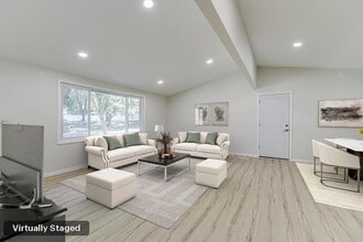 Building Photo - 835 Niagara Ln N