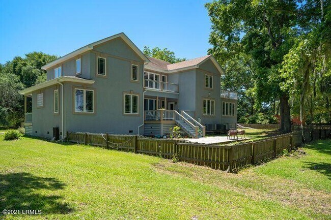 Building Photo - 1611 Charleston Dr