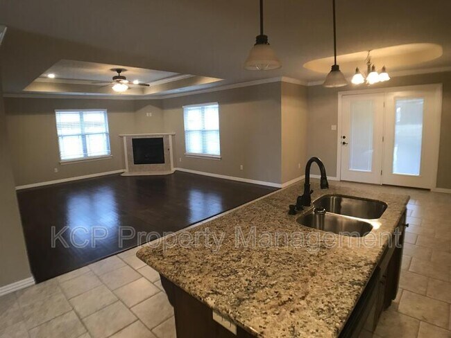 Foto del edificio - 6105 Red Cedar Cir