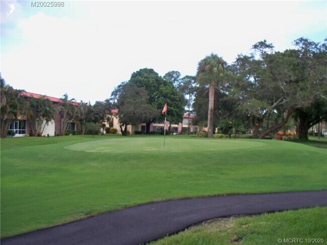 Foto del edificio - 1921 SW Palm City Rd