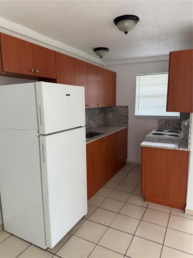 Foto del edificio - 6270 W Flagler St