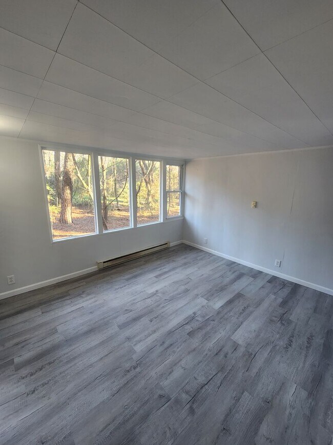 Foto del edificio - Chapel Hill / 2BR House off Homestead AVAILABLE NOW