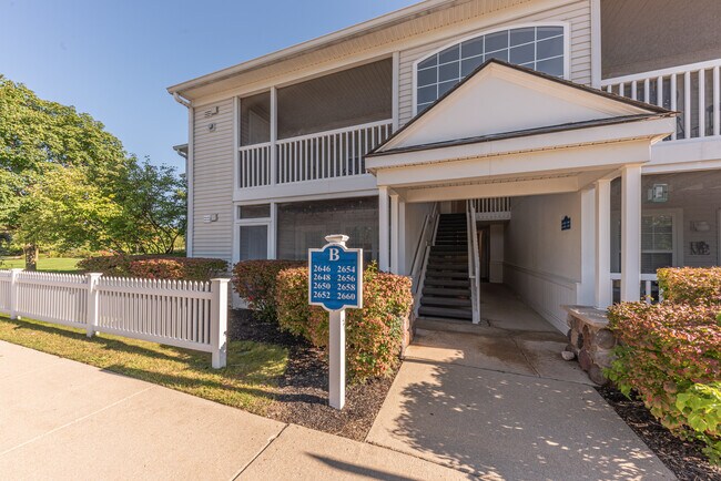 Building Photo - 2646 S Knightsbridge Cir