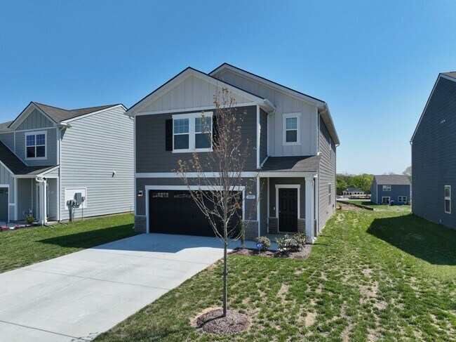 Foto del edificio - **RARE FIND: LIKE NEW, ONE-OWNER, 5-BED, 3-BATH HOME BUILT IN 2025 IN A NEIGHBORHOOD WITH RESORT-...