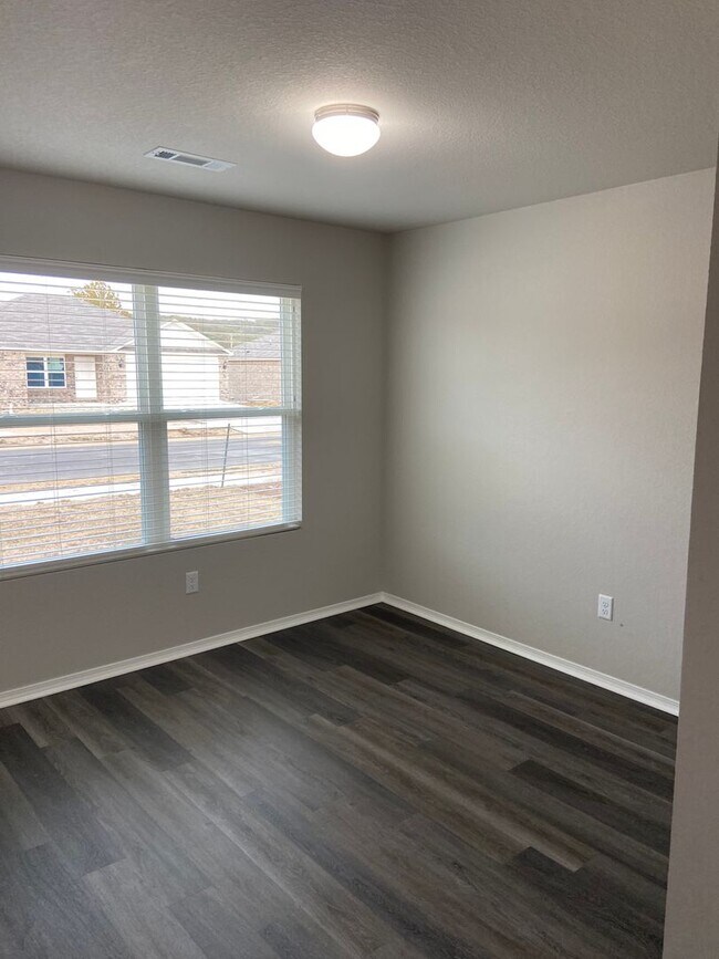 Building Photo - Four Bedroom | Two Bathroom Home in Conrad Court