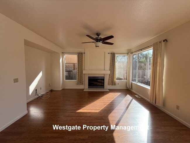 Building Photo - 545 Almanor St