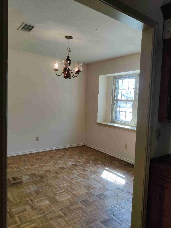 Foto del edificio - 1607 N Hollow Dr
