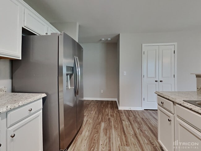 Foto del edificio - 2430 Dewey Creek Ln