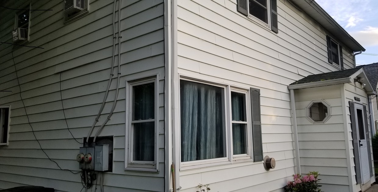 Primary Photo - 45 Linden St