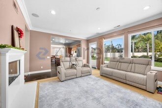 Building Photo - Unit