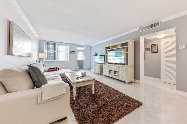 Building Photo - 4250 Galt Ocean Dr